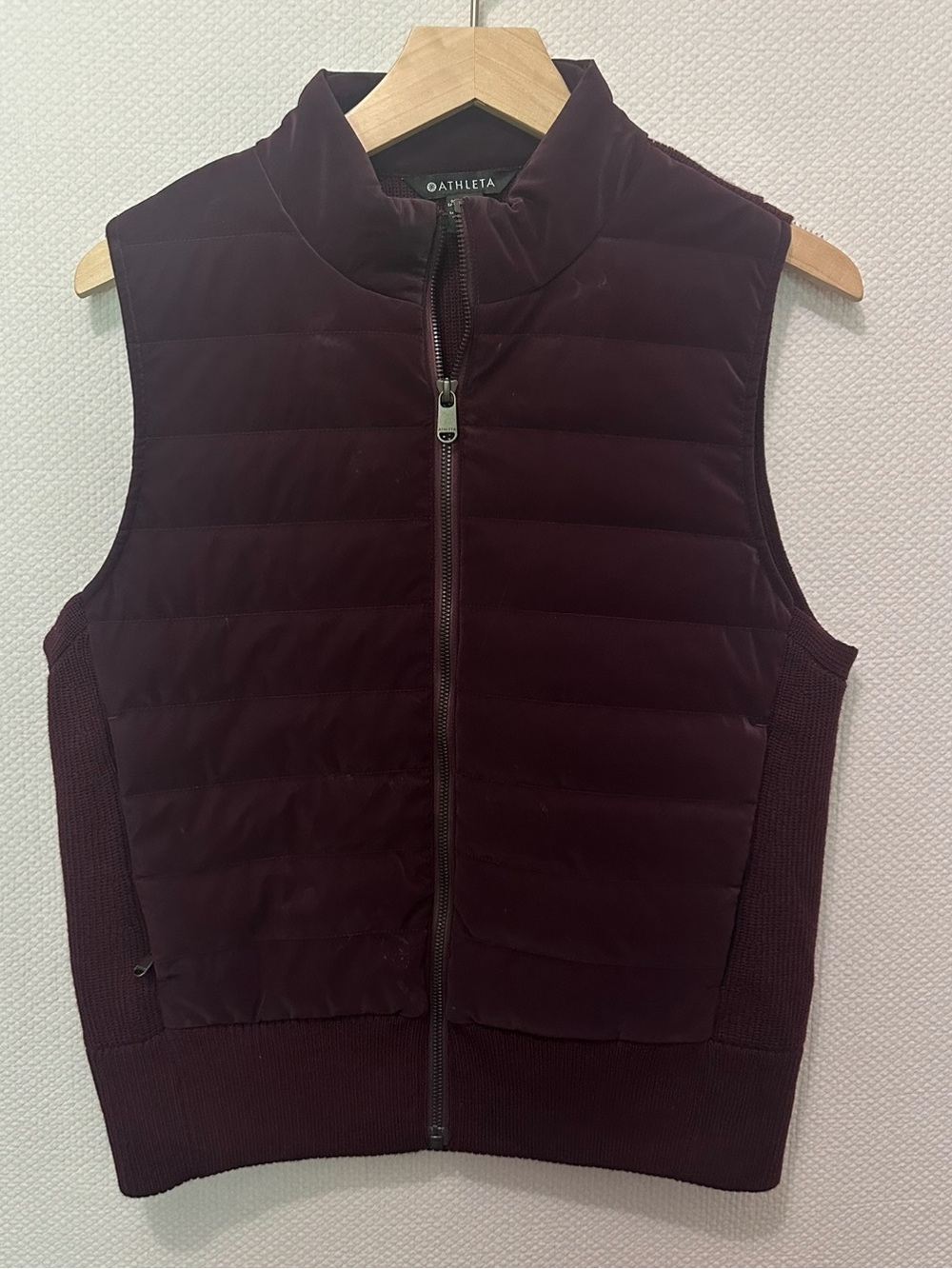 Athleta Hanover Hybrid Puffer Vest M Cabernet Wine Burgundy Merino Wool Blend